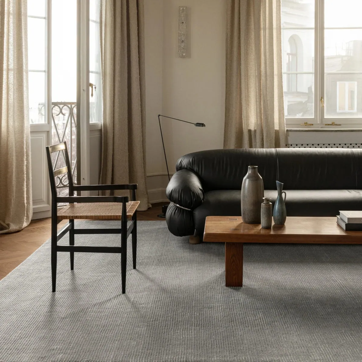 Stain-resistant wool rug in a living room